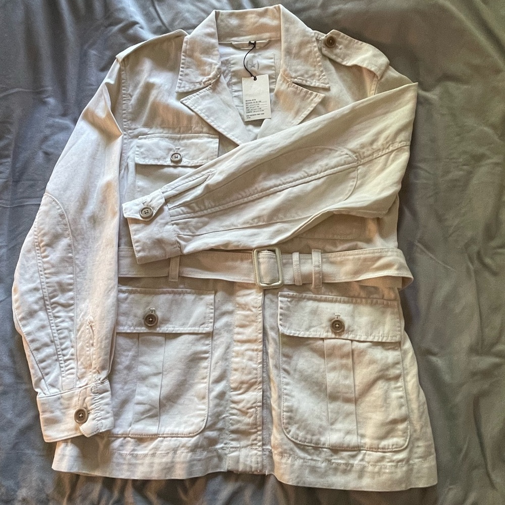 BR/HTG-SF78 off white coat with belt! Size medium. NWT - Picture 2 of 6